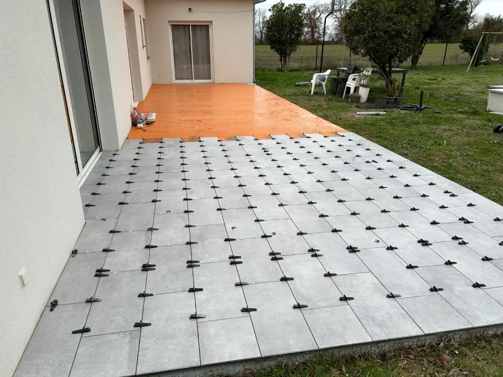 Terrasse en béton près de Lavalette